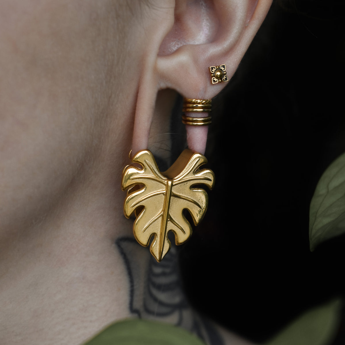 Monstera Deliciosa Saddle Spreaders • Gold