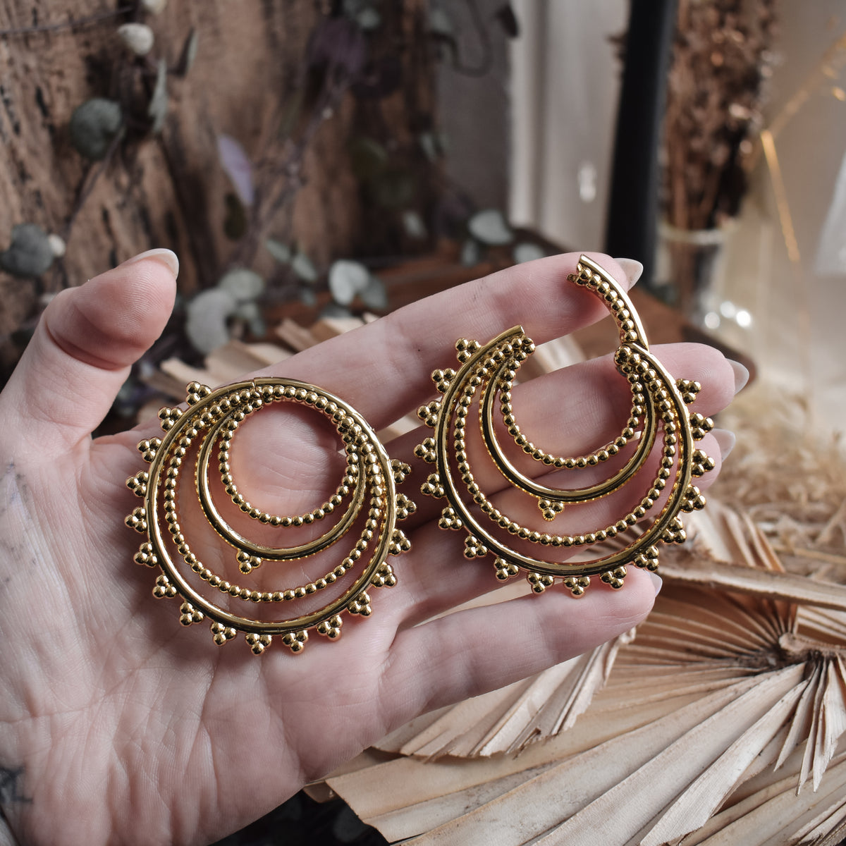 Goldene Tribal Hoop Ohrgewichte