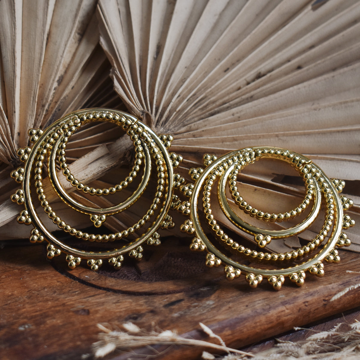 Goldene Tribal Hoop Ohrgewichte
