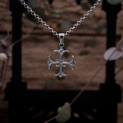 Silberne Lilienkreuz Kette