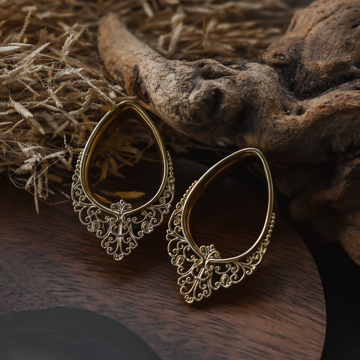 Golden Ornament Teardrop Tunnels