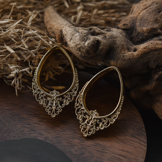 Golden Ornament Teardrop Tunnels