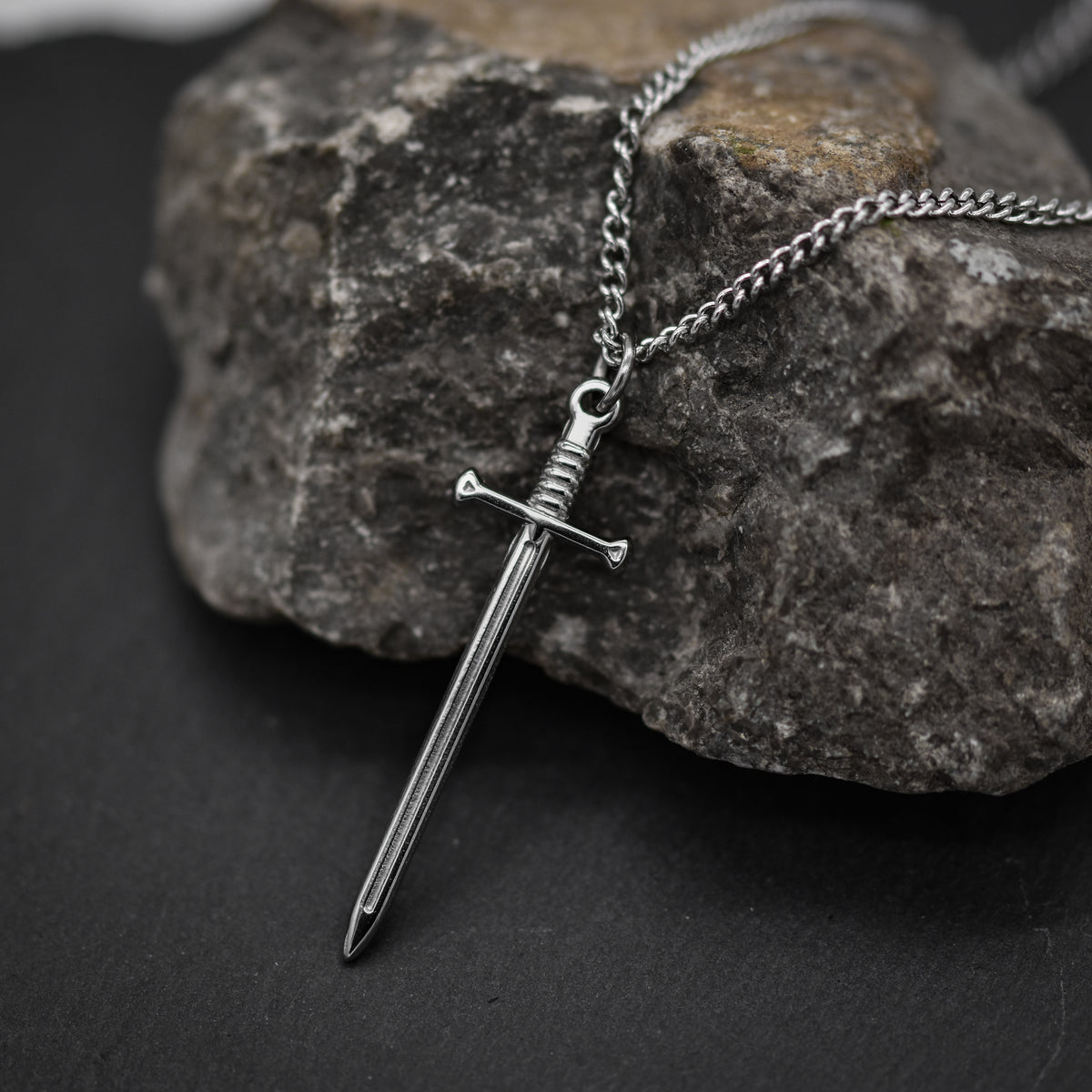 Silberne Schwert Kette