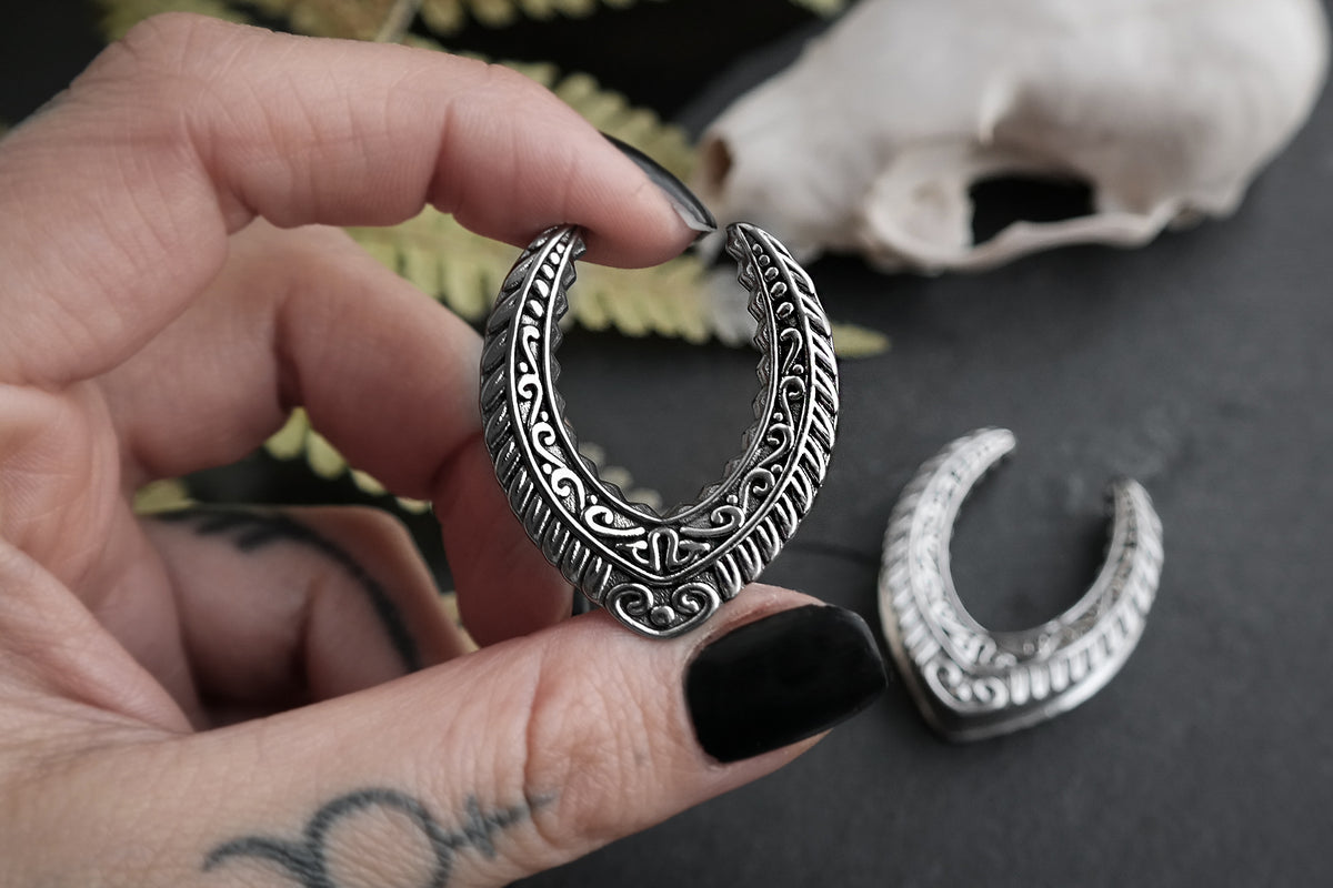 Silver Ornate V-Shaped Saddle Weights #SW03-S - Fux Jewellery