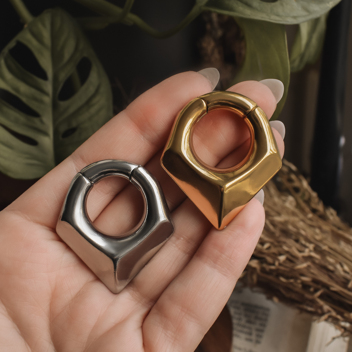 Silver Simple Triangle Clicker