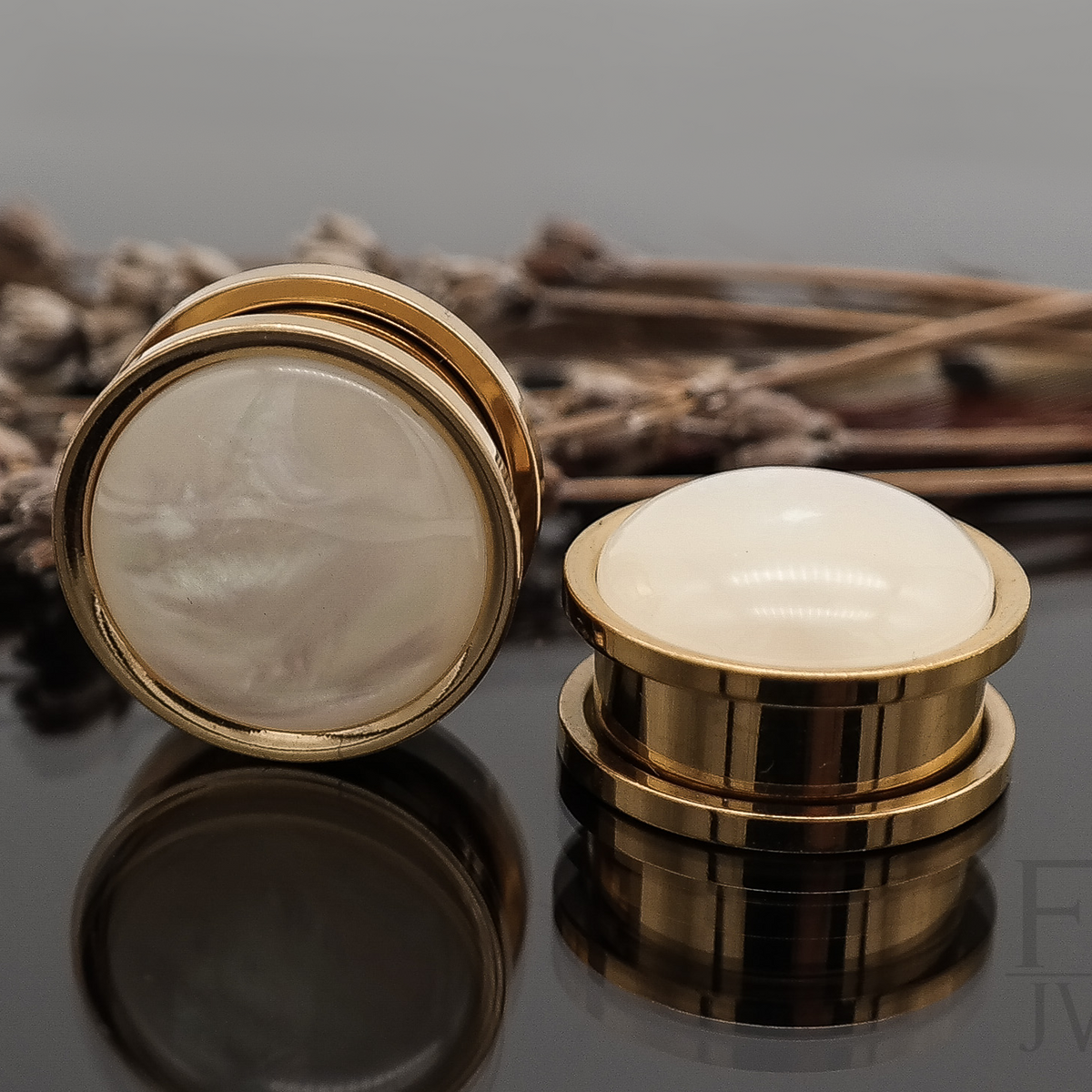 Golden Pearl Plugs